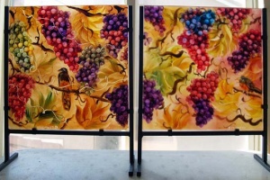 Vineyard Romance Glass Table Art